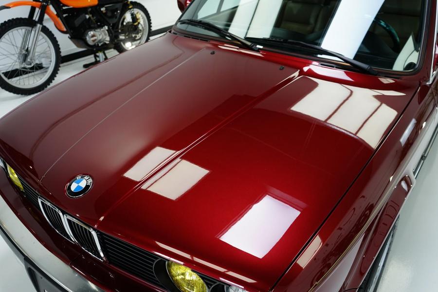 Детали экстерьера BMW 325i Convertible (Calypso Red) 1990 года  (фото 53 из 190)